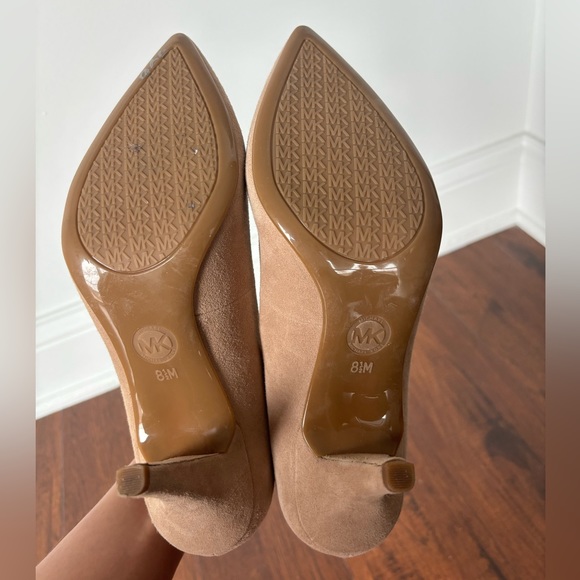 Michael Kors Pump - Picture 4 of 5